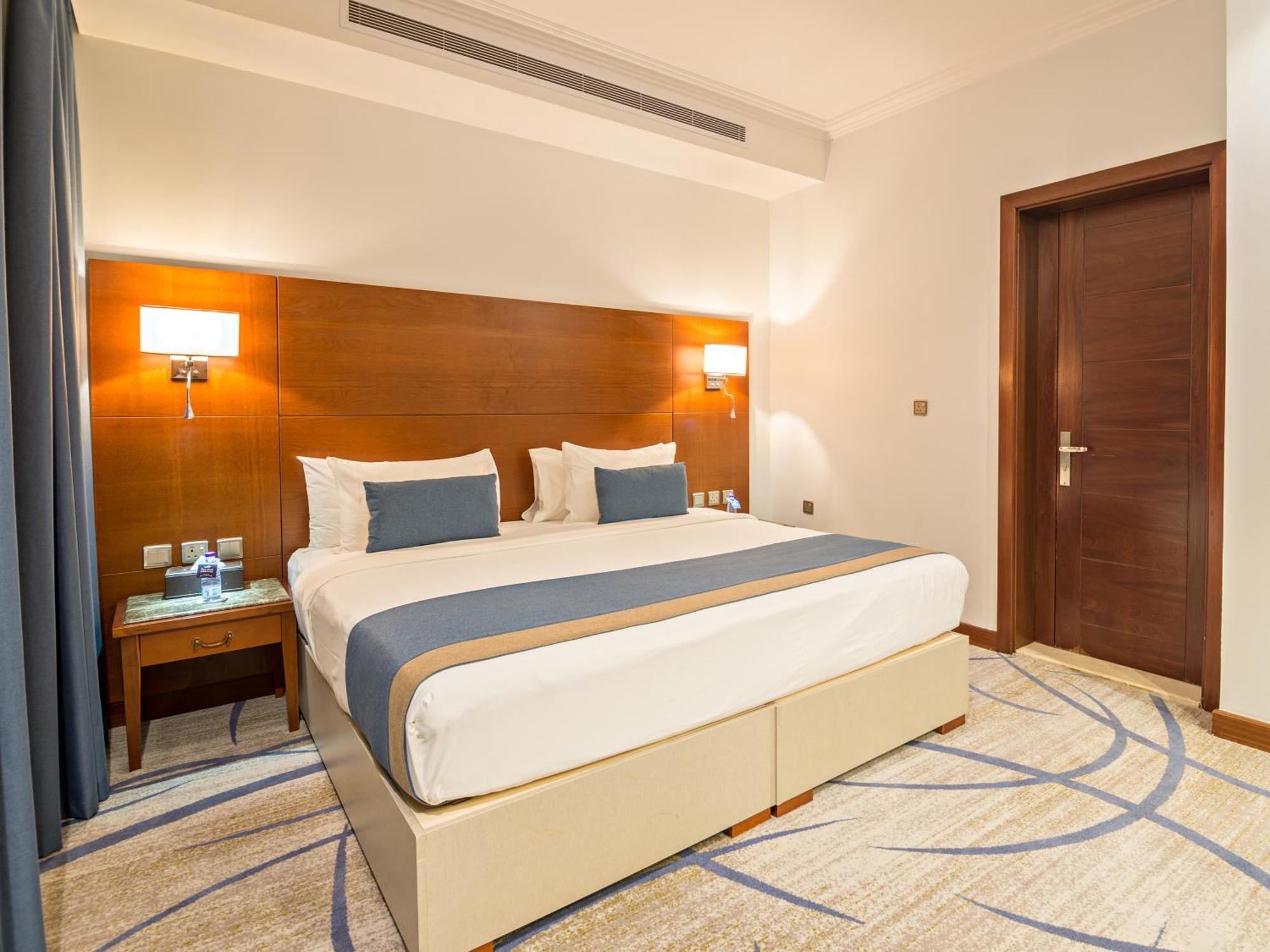Jiwar Almasi Hotel Djedda Buitenkant foto