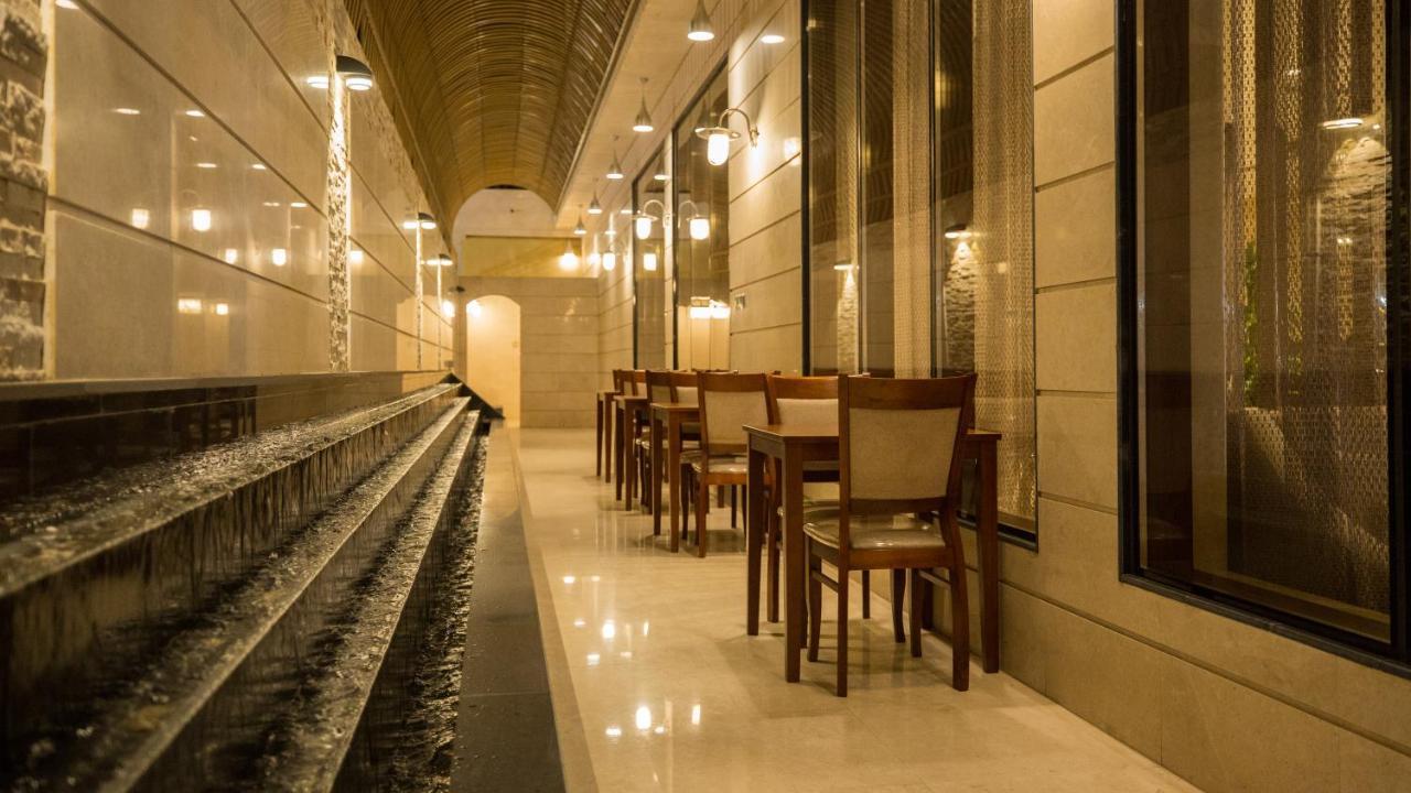 Jiwar Almasi Hotel Djedda Buitenkant foto